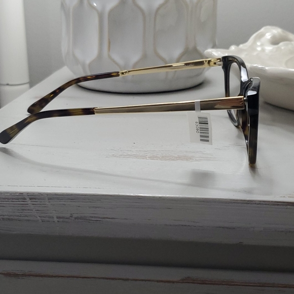 Tortoise shell frame with gold arms - Picture 2 of 6